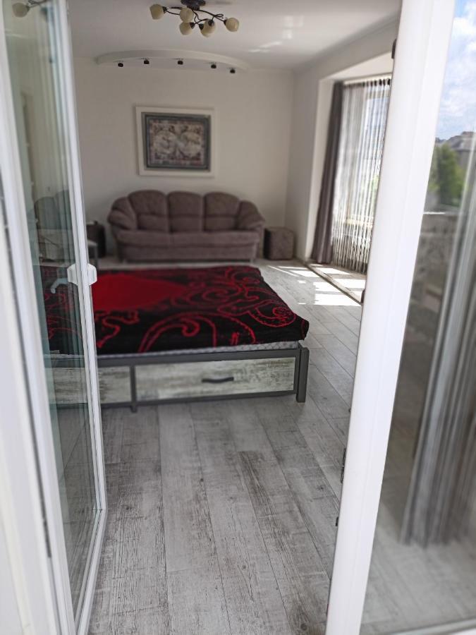 Home In Center With Jacuzzi Ivano-Frankivsk Ngoại thất bức ảnh