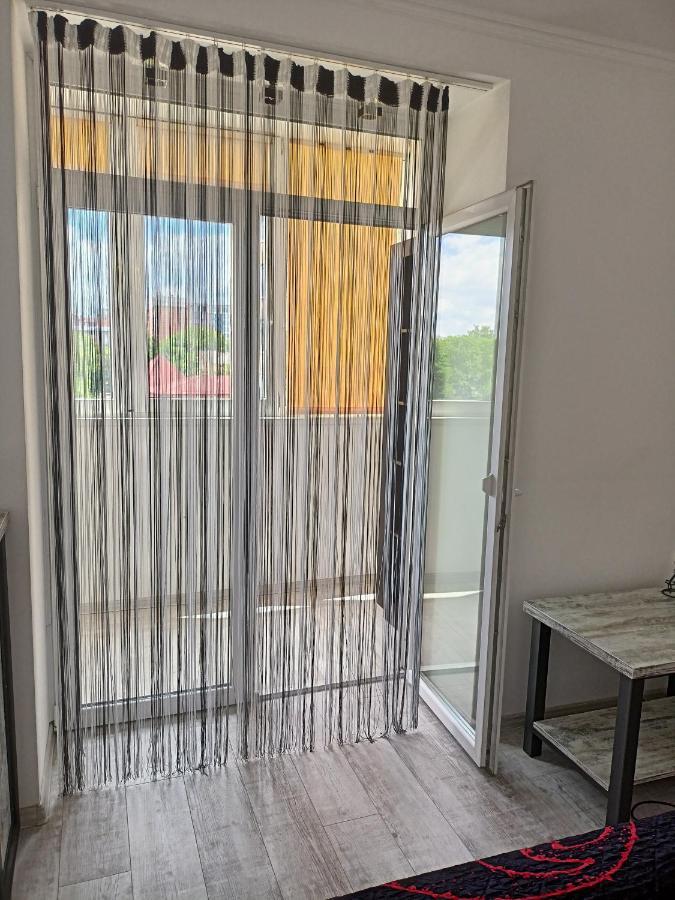 Home In Center With Jacuzzi Ivano-Frankivsk Ngoại thất bức ảnh