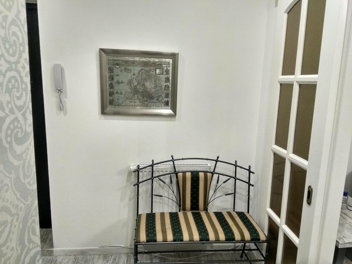 Home In Center With Jacuzzi Ivano-Frankivsk Ngoại thất bức ảnh