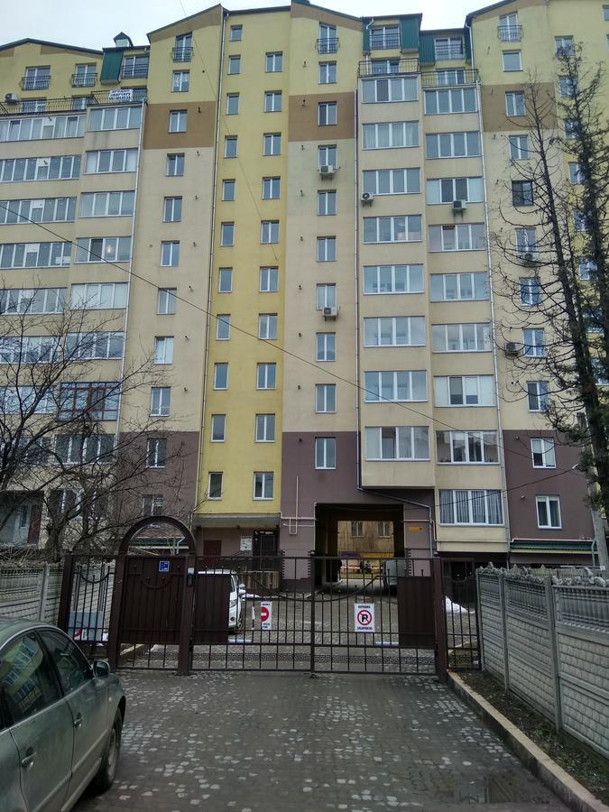 Home In Center With Jacuzzi Ivano-Frankivsk Ngoại thất bức ảnh